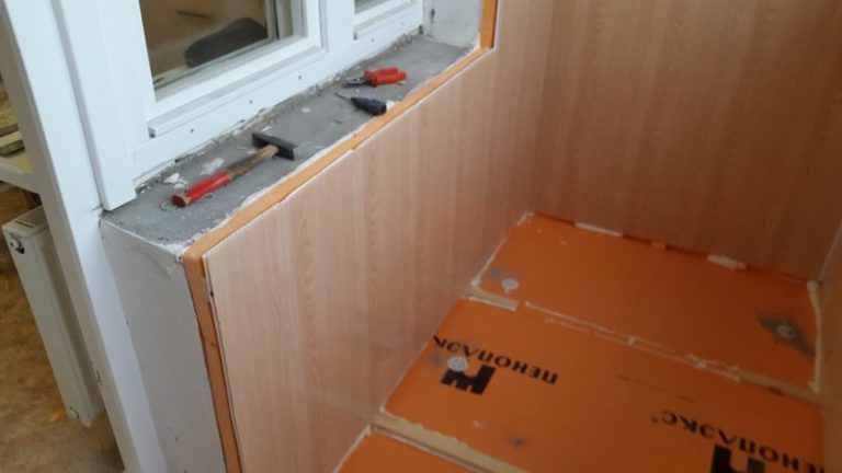 Обшиваем балкон панелями пвх.